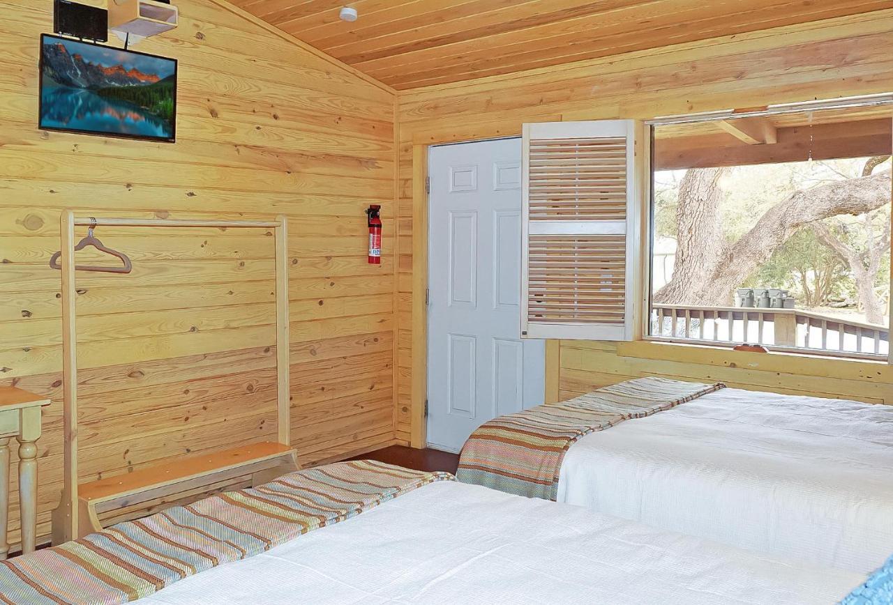Wimberley Log Cabins Resort And Suites- Unit 8 Extérieur photo